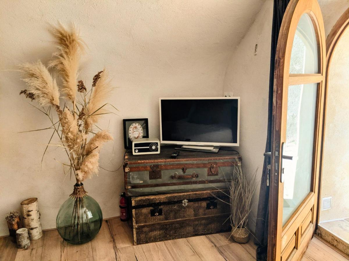 Charmante suite romantique avec cave à vin Cournonsec Exterior foto